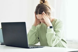 Estresse no trabalho: riscos e como identificar o estresse ocupacional